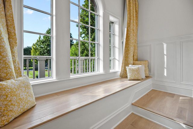 6920 N Barnett LANE, Fox Point, WI 53217