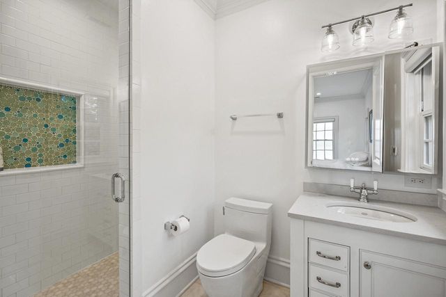 6920 N Barnett LANE, Fox Point, WI 53217