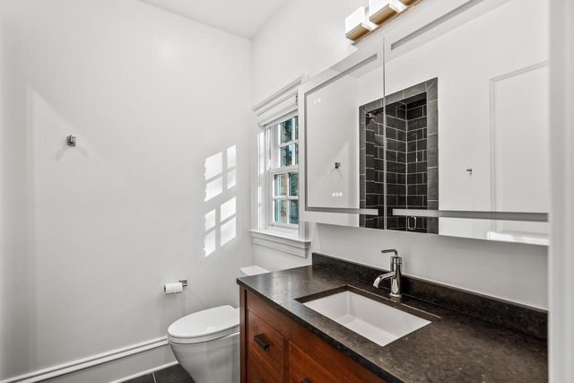 6920 N Barnett LANE, Fox Point, WI 53217