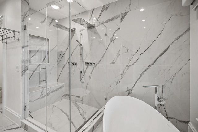 6920 N Barnett LANE, Fox Point, WI 53217