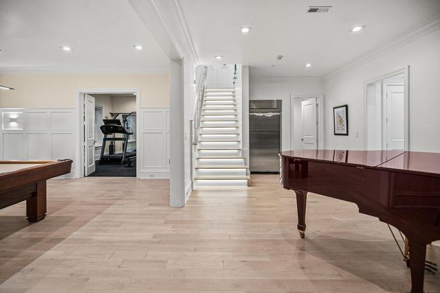 6920 N Barnett LANE, Fox Point, WI 53217