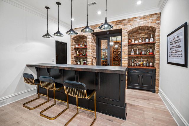 6920 N Barnett LANE, Fox Point, WI 53217