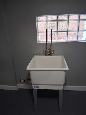 2105 S 7th Avenue, Maywood, IL 60153