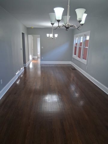 2105 S 7th Avenue, Maywood, IL 60153