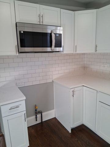 2105 S 7th Avenue, Maywood, IL 60153