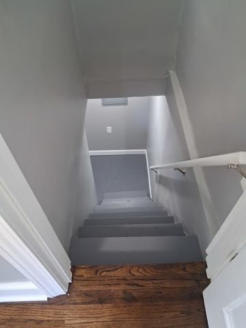 2105 S 7th Avenue, Maywood, IL 60153