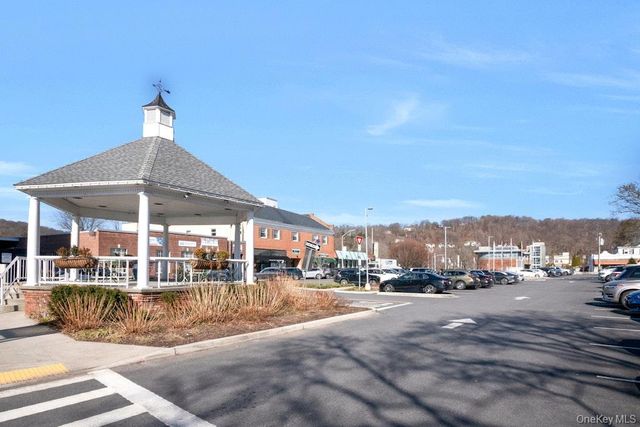 590 Bedford Road 2, Pleasantville, NY 10570