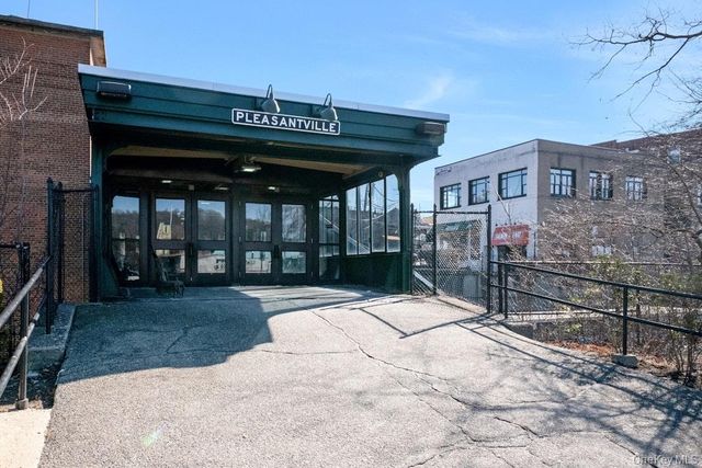 590 Bedford Road 2, Pleasantville, NY 10570