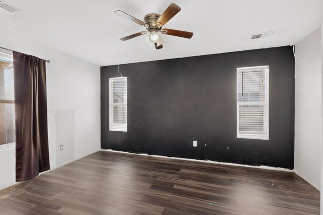 213 Boot Hill Loop SW, Los Lunas, NM 87031