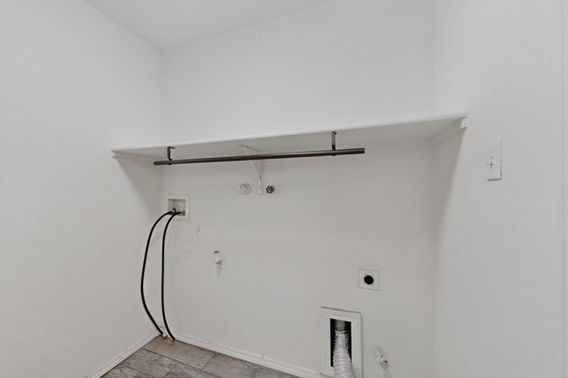 213 Boot Hill Loop SW, Los Lunas, NM 87031