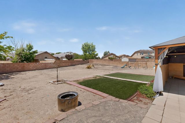 213 Boot Hill Loop SW, Los Lunas, NM 87031