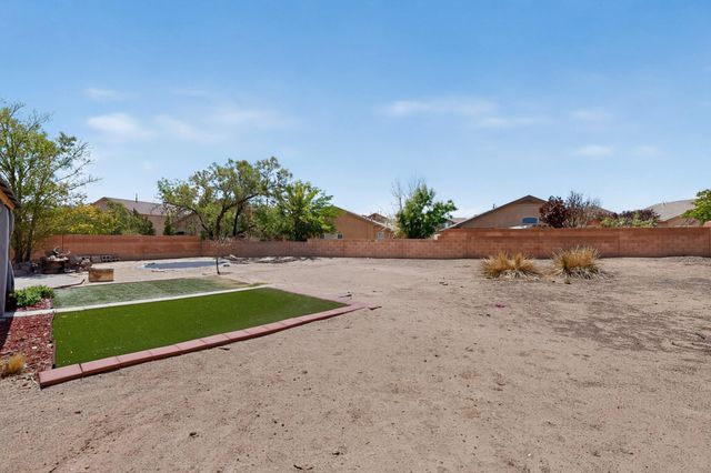 213 Boot Hill Loop SW, Los Lunas, NM 87031