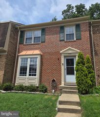 7460 FOUNTAIN HEAD DR, Annandale, VA 22003