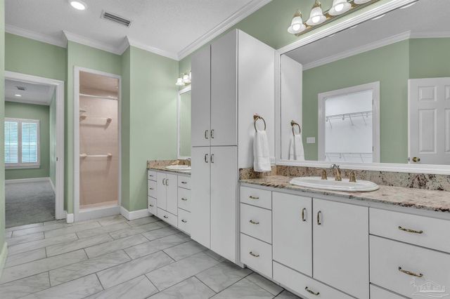 92 Chanteclaire Cir, Gulf Breeze, FL 32561