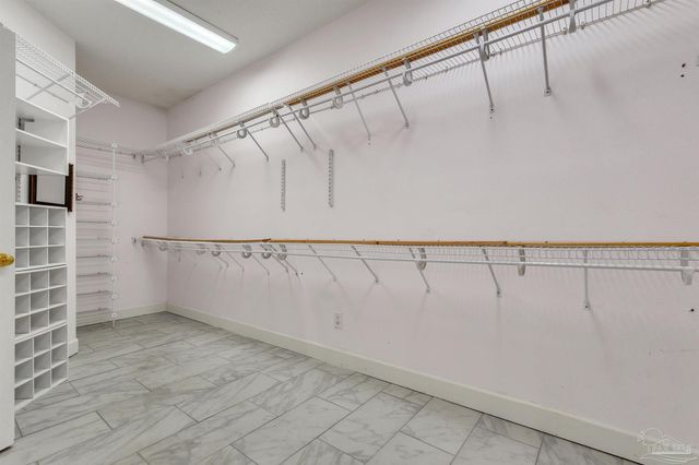 92 Chanteclaire Cir, Gulf Breeze, FL 32561