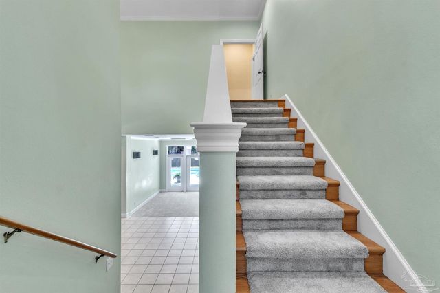 92 Chanteclaire Cir, Gulf Breeze, FL 32561