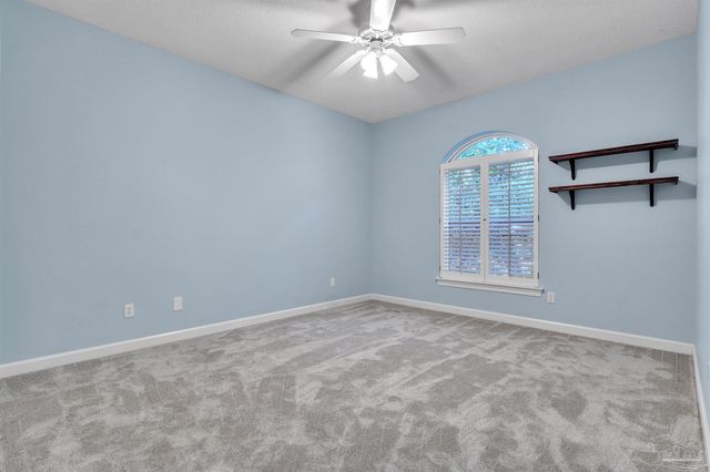 92 Chanteclaire Cir, Gulf Breeze, FL 32561