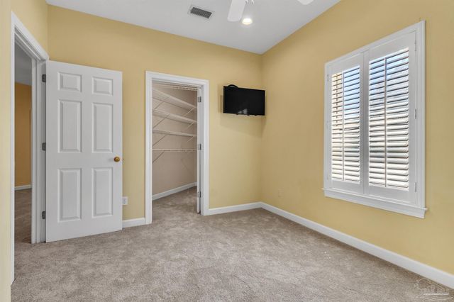 92 Chanteclaire Cir, Gulf Breeze, FL 32561