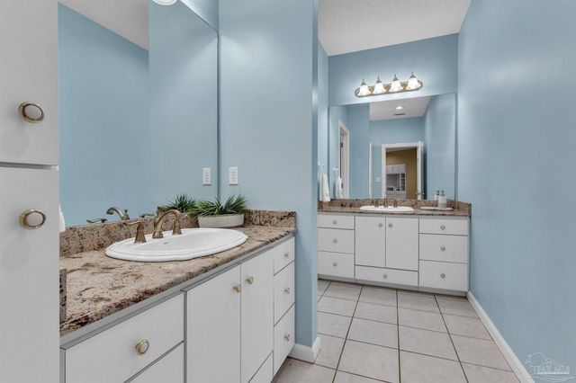 92 Chanteclaire Cir, Gulf Breeze, FL 32561