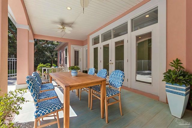 92 Chanteclaire Cir, Gulf Breeze, FL 32561