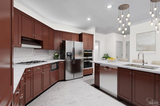 92 Chanteclaire Cir, Gulf Breeze, FL 32561