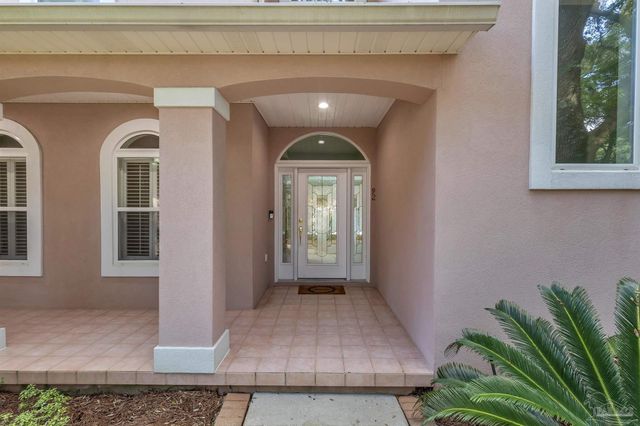 92 Chanteclaire Cir, Gulf Breeze, FL 32561