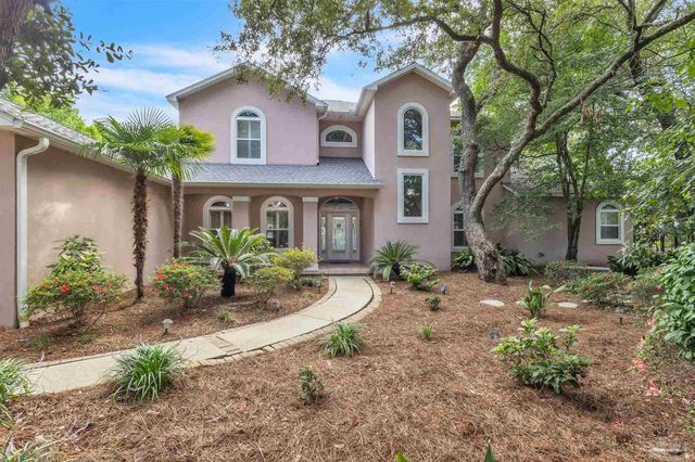 92 Chanteclaire Cir, Gulf Breeze, FL 32561