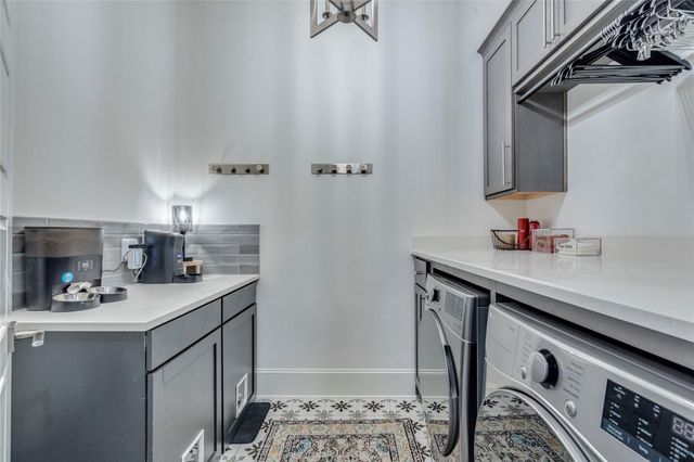 109 Bisset CT, Austin, TX 78738
