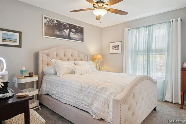 7799 Rampart Trail, Waterford, MI 48327