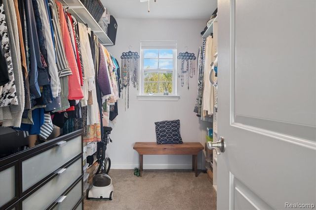 7799 Rampart Trail, Waterford, MI 48327