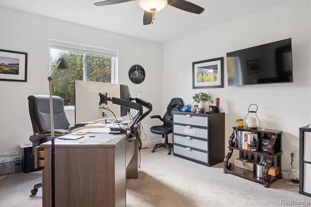 7799 Rampart Trail, Waterford, MI 48327