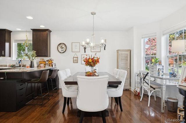 7799 Rampart Trail, Waterford, MI 48327