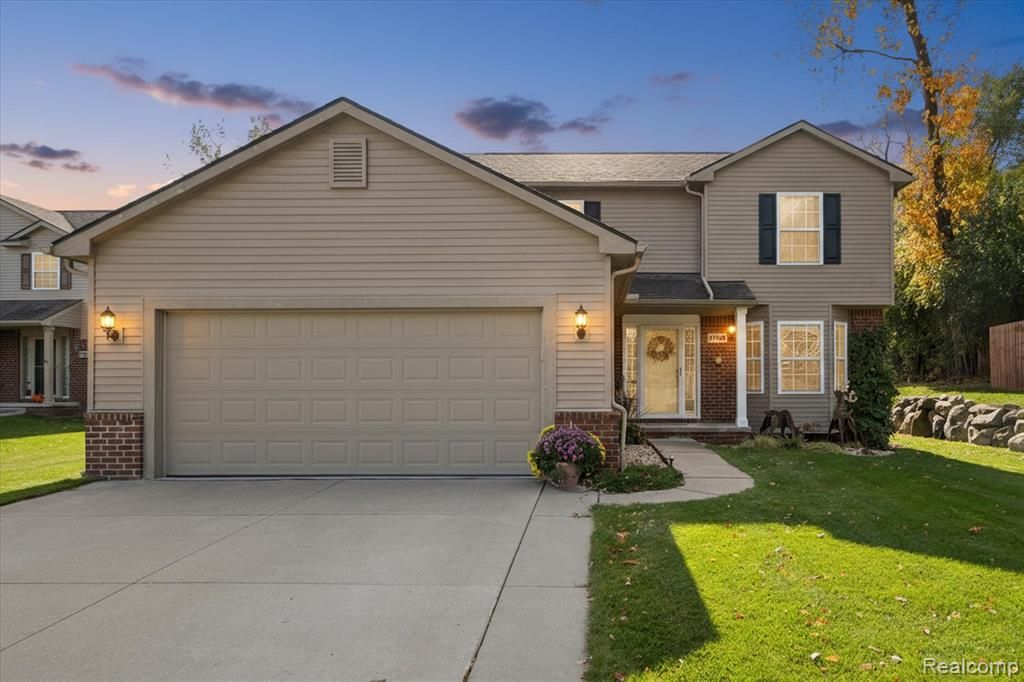 7799 Rampart Trail, Waterford, MI 48327