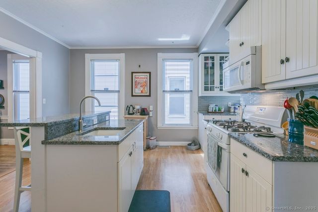 28 Edwards Street 1, New Haven, CT 06511