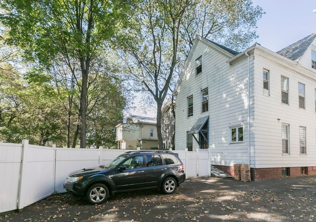 28 Edwards Street 1, New Haven, CT 06511