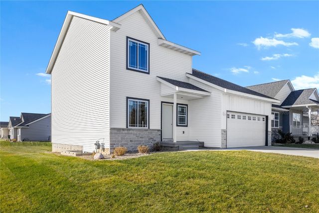 7701 Westfield Drive NE, Cedar Rapids, IA 52402