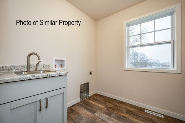 7701 Westfield Drive NE, Cedar Rapids, IA 52402