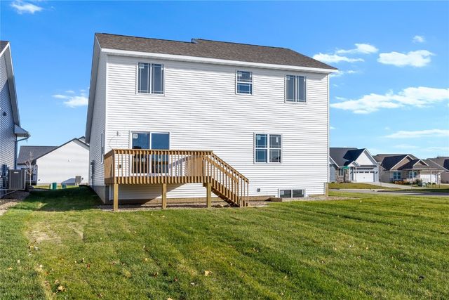 7701 Westfield Drive NE, Cedar Rapids, IA 52402