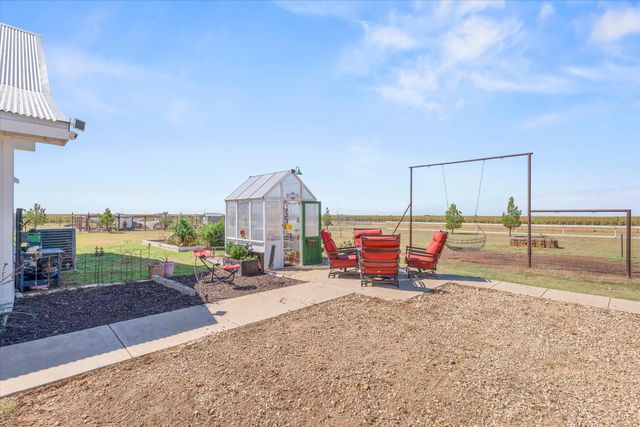 3370 Drill Stem Road, Levelland, TX 79336
