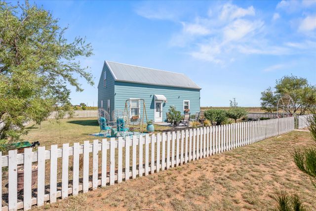 3370 Drill Stem Road, Levelland, TX 79336