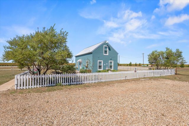 3370 Drill Stem Road, Levelland, TX 79336
