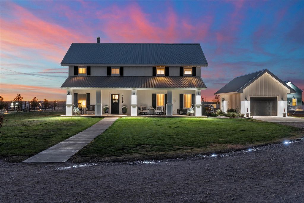 3370 Drill Stem Road, Levelland, TX 79336