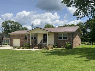 215 Curtis Ave, Alexandria, TN 37012