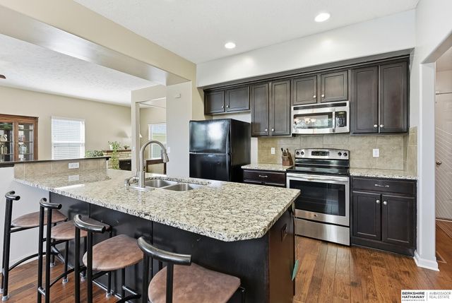 16611 Dora Hamann Parkway, Omaha, NE 68116