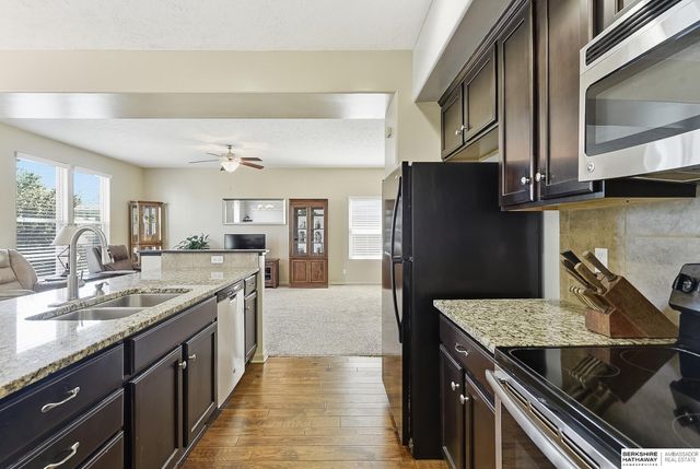 16611 Dora Hamann Parkway, Omaha, NE 68116