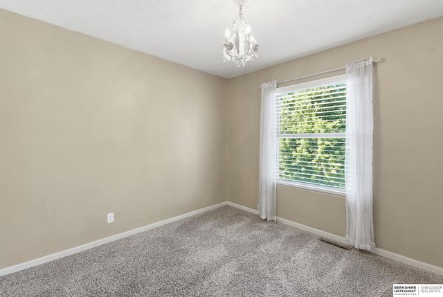 16611 Dora Hamann Parkway, Omaha, NE 68116