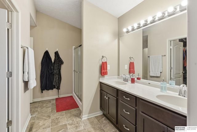 16611 Dora Hamann Parkway, Omaha, NE 68116