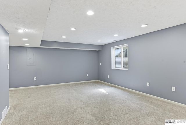 16611 Dora Hamann Parkway, Omaha, NE 68116