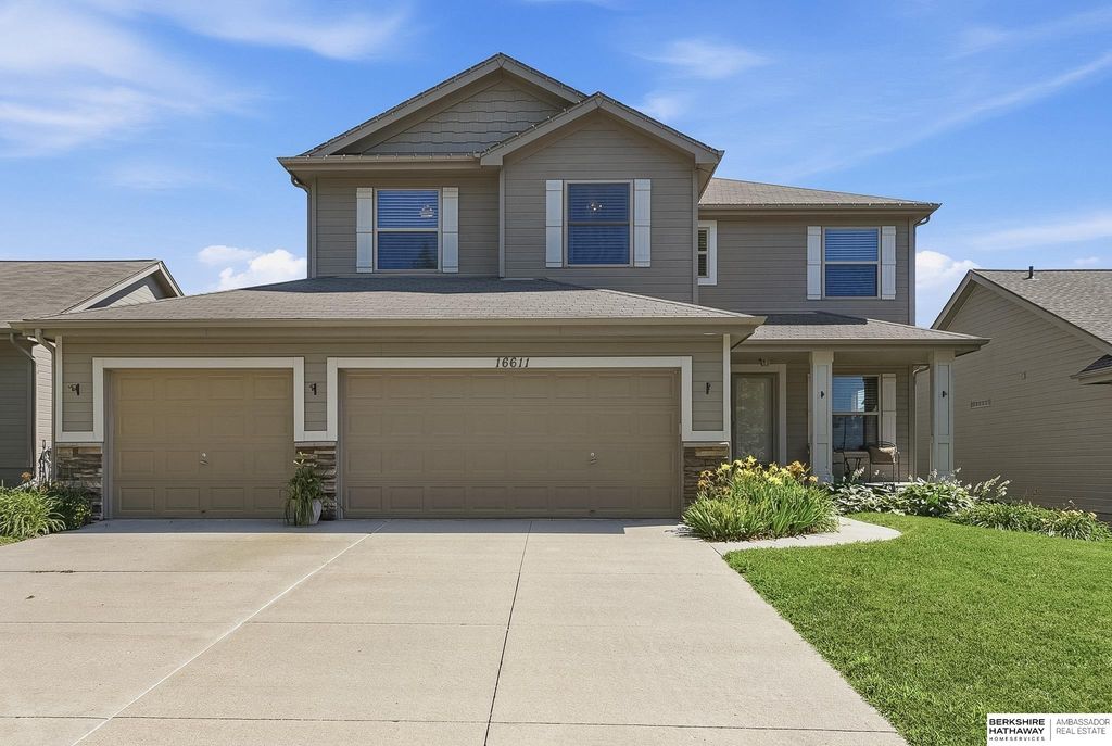 16611 Dora Hamann Parkway, Omaha, NE 68116