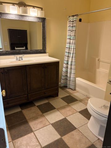 16 Maple Street 16, Vernon, CT 06066